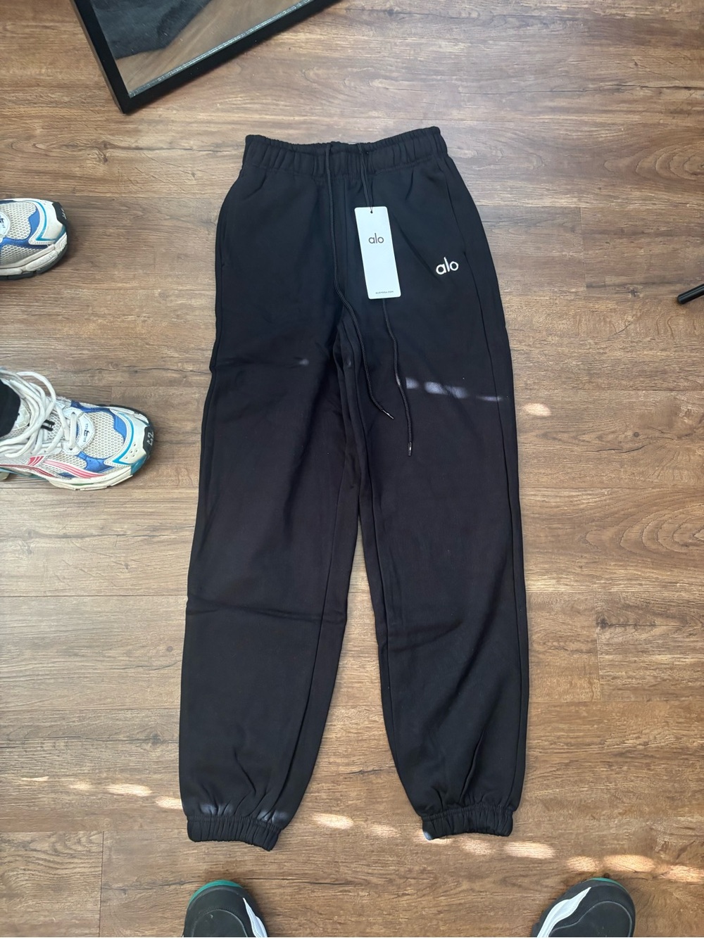 ALO Yoga Black Accolade Cuffed Pants